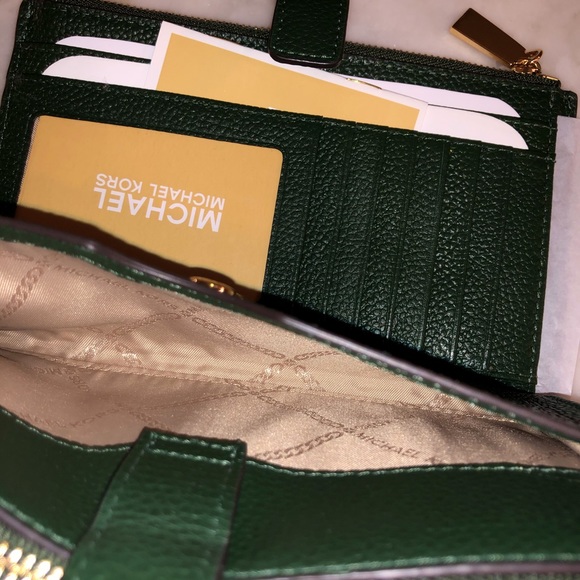 Michael Kors Jet Set Leather phone wristlet NWT 😎 - Picture 9 of 13